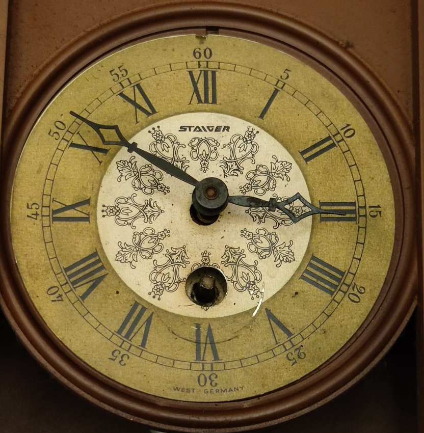 1950 STAGER  ALMAN SARKAÇLI UFAK BOYDA DUVAR SAATİ KURMALI MEKANİK WEST GERMANY ELDEN GECİRİLMESİ GEREKLİ