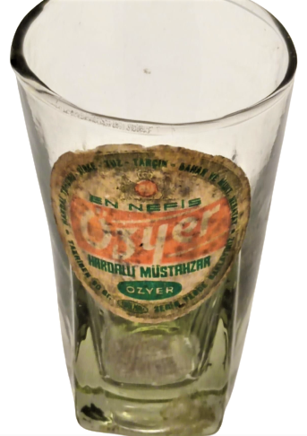 ÖZYER HARDAL ETİKETLİ CAM  BARDAK HARDAL KABI KÖŞELİ CAM BARDAK İÇERSİNDE SATILAN HARDAL KABI İÇERSİ BOŞTUR