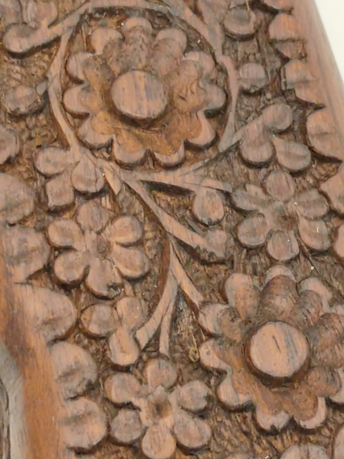 EL İŞCİLİKLİ GÜL  AGACINDAN YAPILMIŞ AHŞAP KAPAKLI KUTU