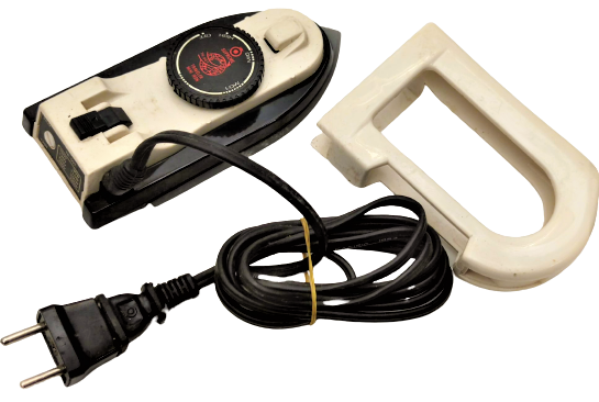 UTU TRAVEL MINI IRON 240 V 120 V OVERSEAS CLOTHES LAUNDRY TRAVELLER  EUROPE SEYEHAT UTUSU SÖKÜLÜP TAKILAN