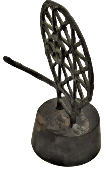 1960 EL YAPIMI ÖZEL TASARIM KOLLU HİTİT GUNEŞİ  AHŞAP KAİDE ÜZERİNDE BRONZ EL SANATKARLARI MUESSESESİ 