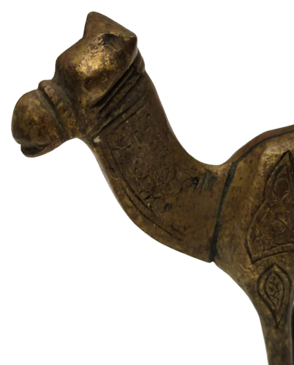 ŞAMDAN PİRİN DÖKÜM DEVE FORMUNDA ÜZERİ İŞLEMELİ TEK MUMLUK 