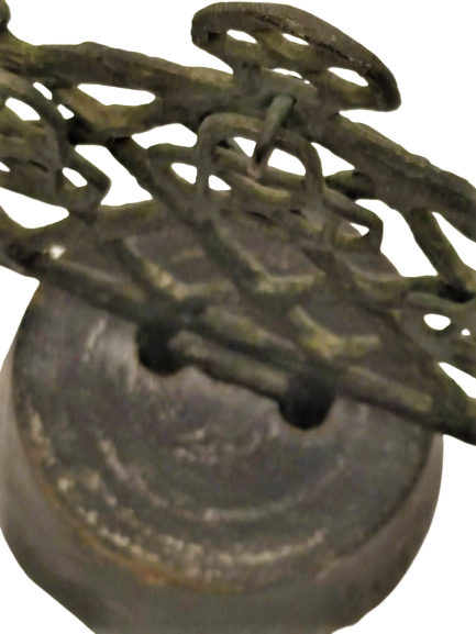 1960 EL YAPIMI ÖZEL TASARIM HİTİT GUNEŞİ  AHŞAP KAİDE ÜZERİNDE BRONZ EL SANATKARLARI MUESSESESİ 