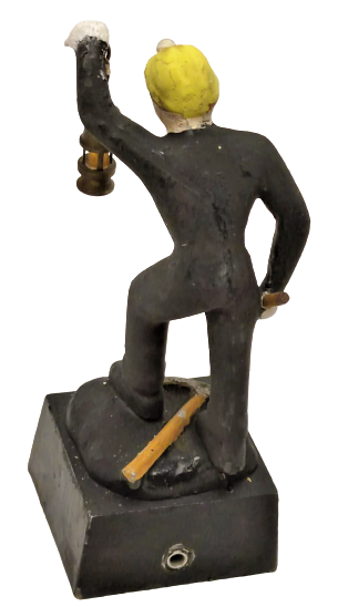 1970 ZONGULDAK KÖMÜR CIKARAN MADENCİ ELİNDE FENERİ KAZMA VE KUREKLİ GECE LAMBASI