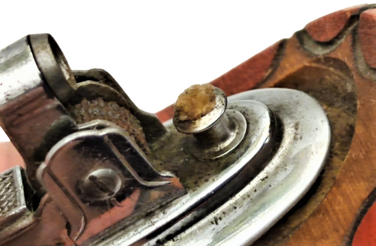 1960 HOLLANDA AMSTERDAM AYAKKABI ŞEKLİNDE TASARLANMIŞ  ÜZERİ EL BOYAMA MASA CAKMAGI MEKANİK TAŞLI BENZİNLİ CALIŞAN SORUNSUZ 