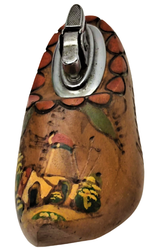 1960 HOLLANDA AMSTERDAM AYAKKABI ŞEKLİNDE TASARLANMIŞ  ÜZERİ EL BOYAMA MASA CAKMAGI MEKANİK TAŞLI BENZİNLİ CALIŞAN SORUNSUZ 