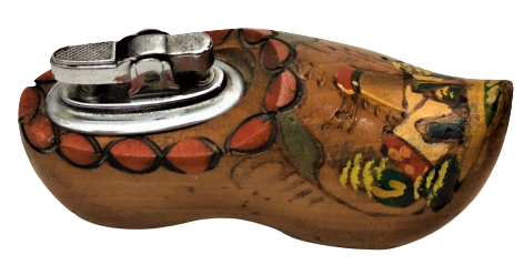 1960 HOLLANDA AMSTERDAM AYAKKABI ŞEKLİNDE TASARLANMIŞ  ÜZERİ EL BOYAMA MASA CAKMAGI MEKANİK TAŞLI BENZİNLİ CALIŞAN SORUNSUZ 