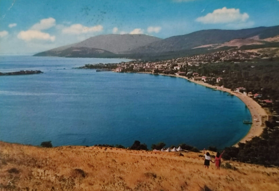 1970 ERDEK KARTPOSTAL RENKLİ OFSET BASKI ARKASI YAZILI POSTADAN GECMİŞ 