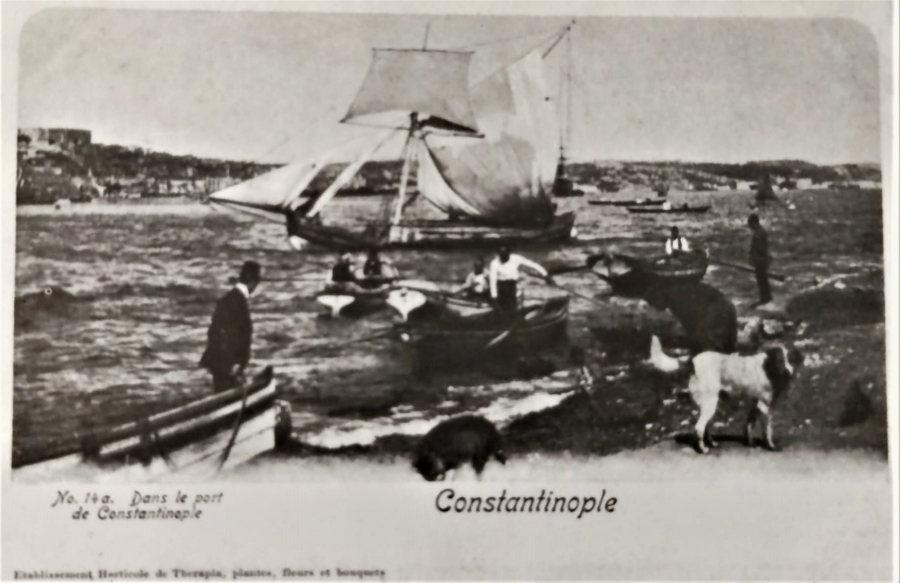 İSTANBUL BOGAZDA KAYIKCILAR GÖRÜNTÜSÜ CONSTANTİNOPLE  KARTPOSTAL SİYAH BEYAZ OFSET BASKI 