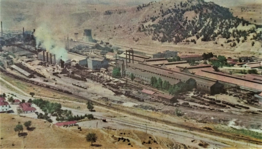 1970 PANORAMİK  KARTPOSTAL YAZISIZ TÜRKİYE DEMİR CELİK İŞLETMELERİ KARABUK 