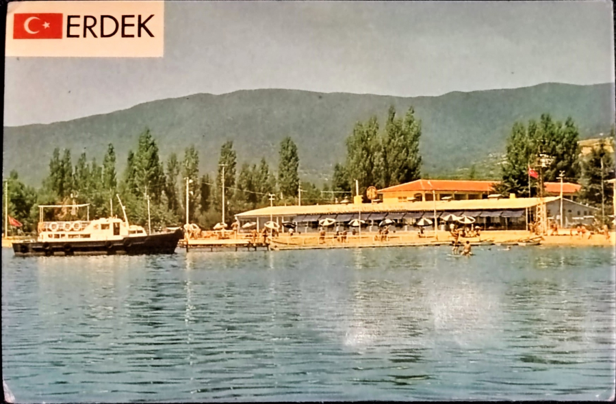 1970 ERDEK MAKİNE KİMYA KAMPI GÖRÜNÜŞ  KARTPOSTAL RENKLİ OFSET BASKI ARKASI YAZILI CM