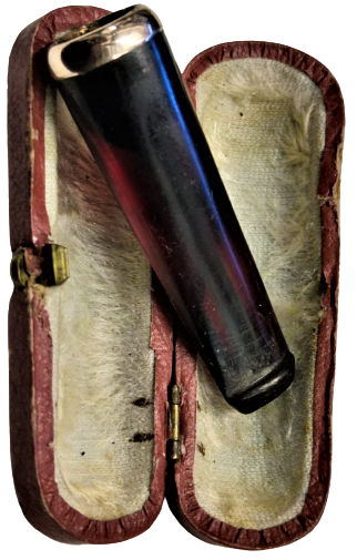 OSMANLI USTA İŞİ ATEŞ KEHRİBAR AGIZ KISMI ALTIN BİLEZİKLİ DIŞI KIRMIZI İCİ KREM KADİFE KAPLI KUTUSUNDA ORJİNAL EL YAPIM AGIZLIK