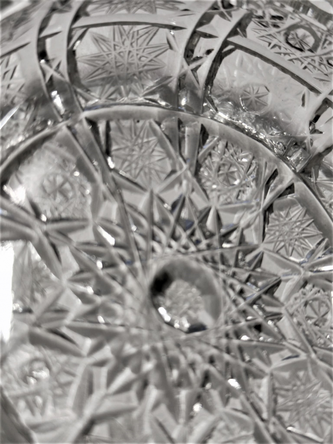 MASA SEHBA  ÜZERİ KULLUK KRISTAL KESME CAM EL İŞCİLİKLİ 12 CM CAP  3.5 YUKSEKLİK SORUNSUZDUR