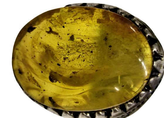 1960 RUS 84 DAMGALI BALTIK KEHRİBAR TAŞLI  İKİ YANIDA FARKLI İŞCİLİKLİ GÜMÜŞ YÜZÜK