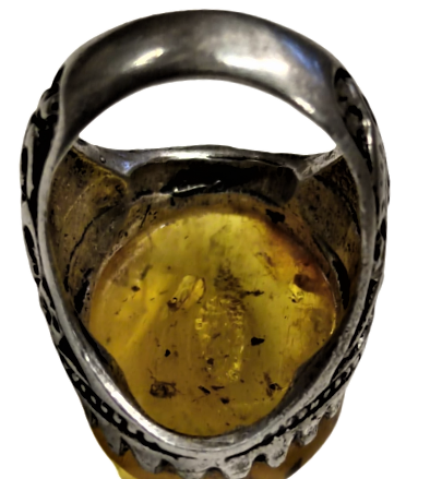 1960 RUS 84 DAMGALI BALTIK KEHRİBAR TAŞLI  İKİ YANIDA FARKLI İŞCİLİKLİ GÜMÜŞ YÜZÜK