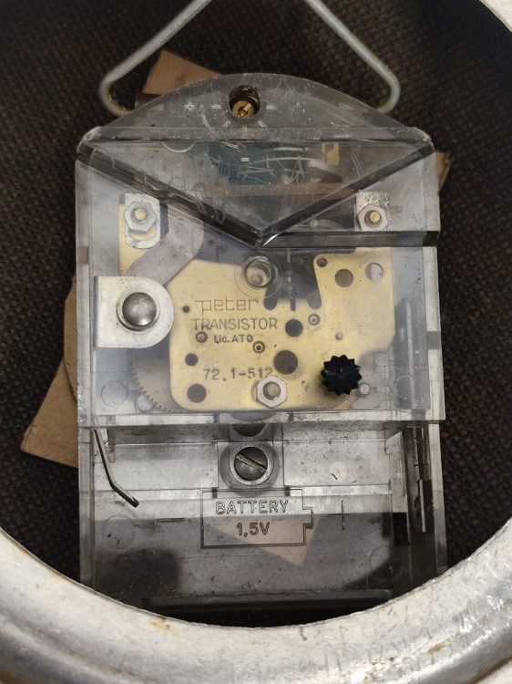 1960 T.H.K 1925 TURK HAVA KURUMU İSTİKBAL GÖKLERDEDİR K. ATATÜRK ALİMÜNYUM KASA PİLLİ ALMAN MAKİNA DUVAR SAAT