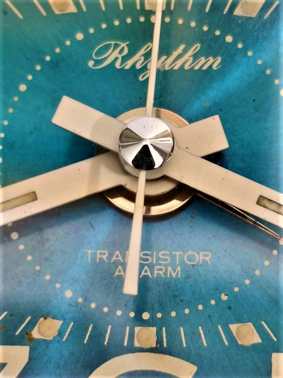 1970 VINTAGE RHYTHM TRANSISTOR ALARM CLOCK JAPAN A - NO 7RAO38 MASA SAAT PARLAK KADRAN