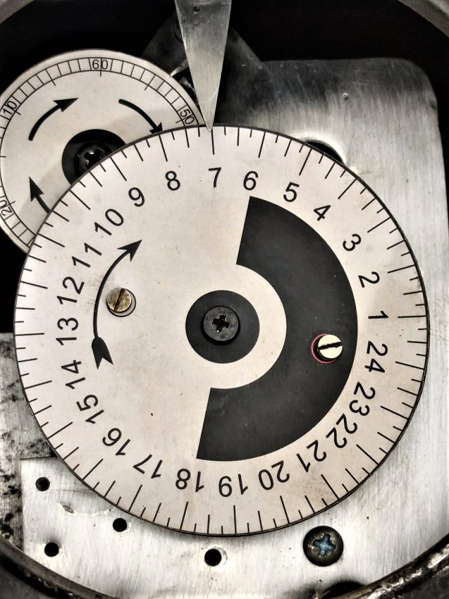 1937 TÜRK ANONİM ELEKTİRİK ŞİRKETİ DEVRE KAPAYICI SAAT SIEMENS SCHUCKERT NUNBERG CİFT KADRANLI MEKANİK ELEKTİRİK SAYACI 