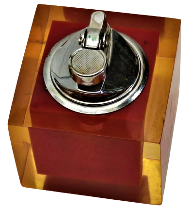 MASA CAKMAKGI KIRMIZI VE SARI ŞEFFAF KÜP ŞEKLİMDE  POLİ KARBON GAZLI TAŞLI CAKMAK