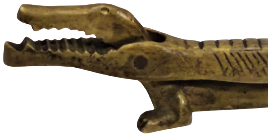 1950 SARI PİRİNC TİMSAH ŞEKLINDE COK ŞIK TASARLANMIŞ EL TESVİYESİYLE ŞEKİLLENDİRİLMİŞ GEVİZ FINDIK KIRACAGI