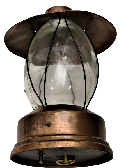 1960 LATERNALI DIŞI BAKIR SÜSLEMELİ İÇİNDE BEYAZ CAM ŞİŞE KAPAKLI SERVİS SUNUM İKRAM ŞİŞESİ