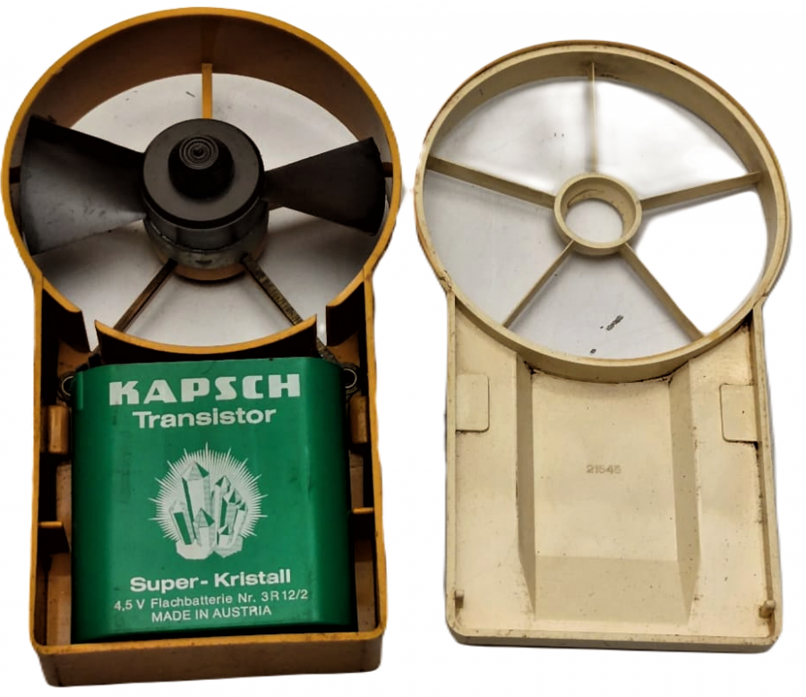 1960 RETRO İTALYAN MASA ÜZERİ AYAKLI VANTİLATOR PİLLE CALIŞIR