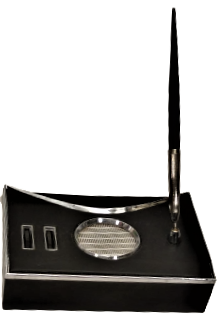 1970 MASA ÜZERİ RADYOLU NOTLUK KALEMLİ SES VE İSTASYON AYARLI PİLLE CALIŞIR TEK DALDA