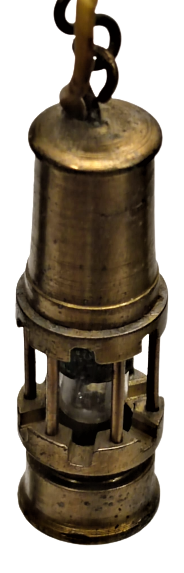 1970 METAL DÖKÜM ZONGULDAK ELİNDE LAMBA TUTAN MADENCİ ELEKTİRİKLİ ANAHTARLI GECE LAMBASI 