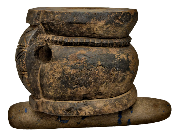 OSMANLI DÖNEMİ ŞİMŞİR AĞACINDAN YAPILMIŞ KENARLAR TUTMA YERİ İŞLEMELİ TAŞ ELİYLE BİRLİKTE AHŞAP DİBEK