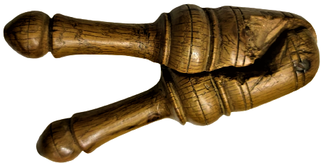 OSMANLI ŞİMŞİR AGACINDAN YAPILMIŞ EL TORNASINDA CEKİLMİŞ EL YAPIM FINDIK KIRACAGI AYKIRI FORMDA