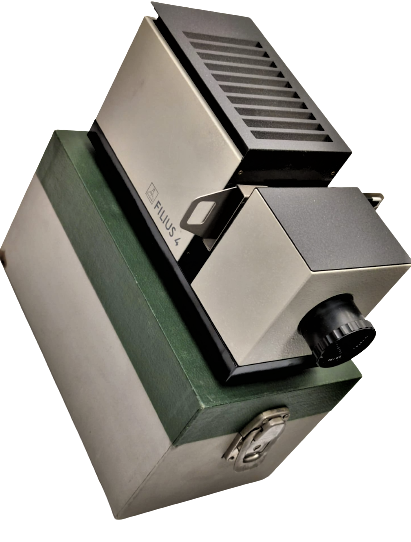 PENTACON FILIUS 4 SLAYT PROJEKTOR  MAKİNESİ ORJİNAL KUTUSUNDA