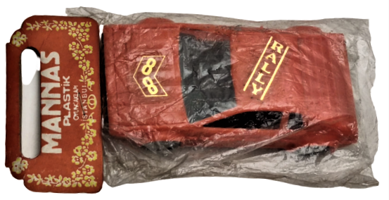 MANNAS RALLY 88 PLASTİK YERLİ MALI OYUNCAK YARIŞ ARABASI KIRMIZI RENKDE ORJİNAL AMBALAJINDA