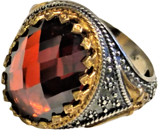 1980 ÖZEL TASARIM USTA EL İŞİ GÜMÜŞ NAR KIRMIZI KÖŞELİ KESME DOGAL TAŞ ALTIN KAPLAMA PARCALAR MIHLAMALI YÜZÜK