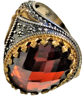 1980 ÖZEL TASARIM USTA EL İŞİ GÜMÜŞ NAR KIRMIZI KÖŞELİ KESME DOGAL TAŞ ALTIN KAPLAMA PARCALAR MIHLAMALI YÜZÜK