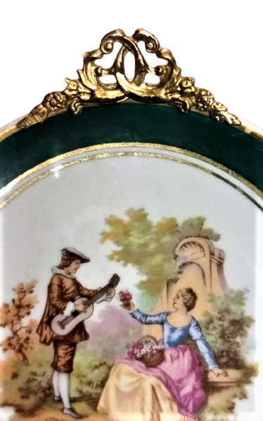 KUTAHYA PORSELEN PİRINC TACLI DUVAR TABAGI  FRAGONARD  İMZALI PRENSESE SERENAT YAPAN PRENS RESİMLİ