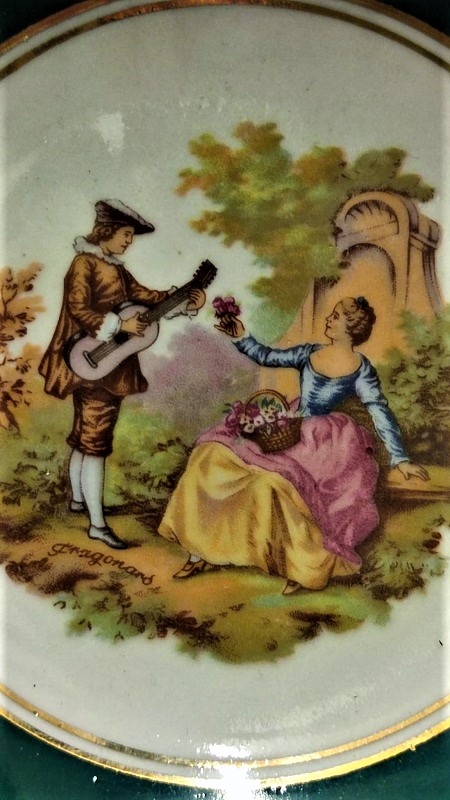 KUTAHYA PORSELEN PİRINC TACLI DUVAR TABAGI  FRAGONARD  İMZALI PRENSESE SERENAT YAPAN PRENS RESİMLİ