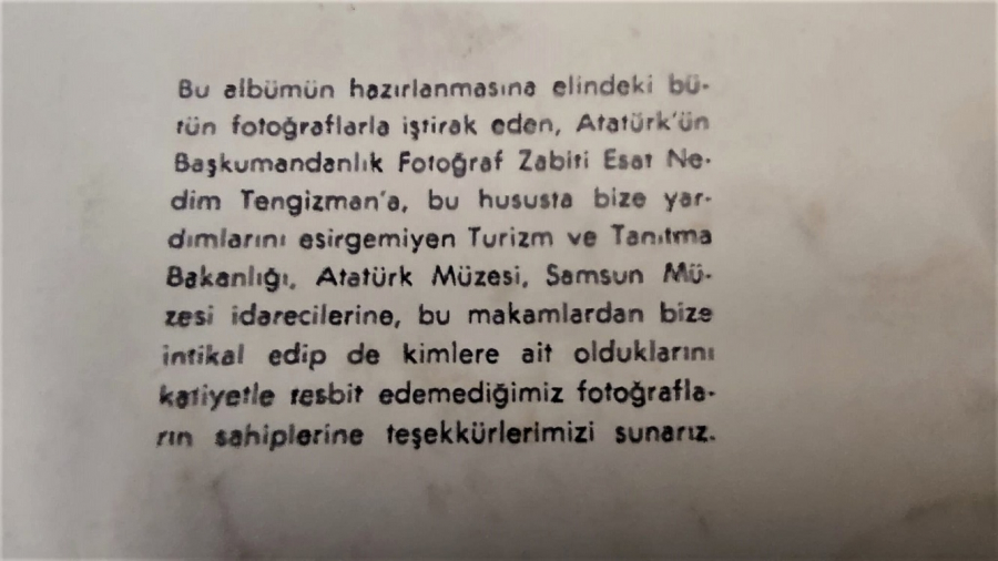ÖZENLE HAZIRLANMIŞ SİYAH BEYAZ YAPI KREDİ BANKASININ 20. KURULUŞ YILI DOLAYISI İLE HAZIRLANMIŞDIR MUSTAFA KEMAL ATATÜRK FOTOĞRAF ALBÜMÜ  FOTOĞRAFLARLA ATATÜRK DOĞUMUNDAN CUMHURİYETİN İLÂNINA KADAR