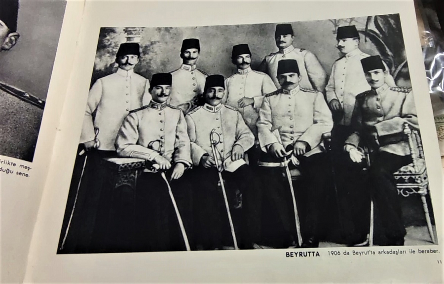 ÖZENLE HAZIRLANMIŞ SİYAH BEYAZ YAPI KREDİ BANKASININ 20. KURULUŞ YILI DOLAYISI İLE HAZIRLANMIŞDIR MUSTAFA KEMAL ATATÜRK FOTOĞRAF ALBÜMÜ  FOTOĞRAFLARLA ATATÜRK DOĞUMUNDAN CUMHURİYETİN İLÂNINA KADAR