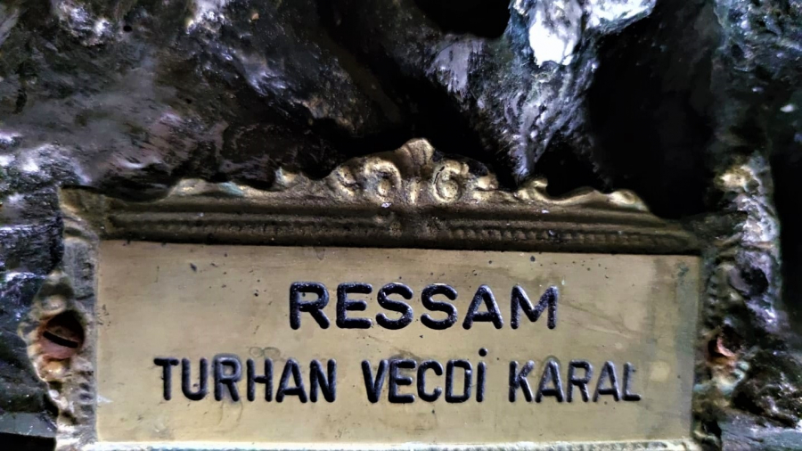 BÜYÜK SANATCIMIZIN RÖLYEF CALIŞMASI SANATCI İMZALI TURHAN VECDİ KARAL BUYUK BOY ÜZERİNDE ÖNEMLİ ZAFER  BAYRAM GÜNLER TARİHLER TEMSİL EDİLMİŞDİR