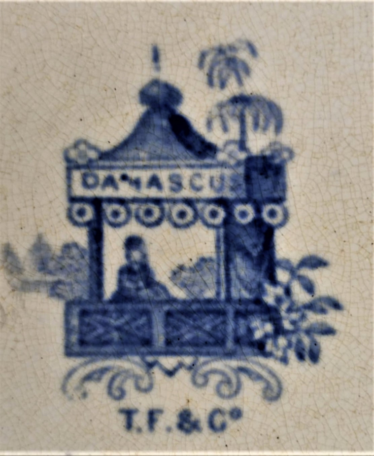 1800 OSMANLI PAZARINA YAPILMIŞ ÜZERİ RESİMLİ PORSELEN DAMASCUS STYLE  TABAK MAVİ BEYAZ RENKLERDE