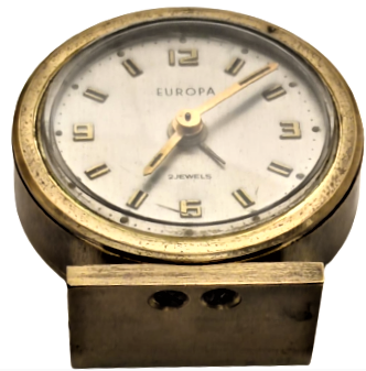 1930 EUROPA  2 JEWELS KURMALI SAAT MEKANİK PİRİNC UFAK BOYDA CALARLI BAŞUCU SAATİ SORUNSUZDUR