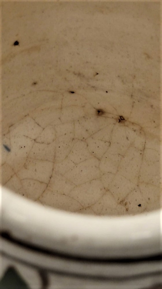 1950 KUTAHYA CİNİ KULPLU BARDAK ÜZERİ TAMAMI EL İŞCİLİKLİ OSMANLI DESENLERİYLE BEZELİ