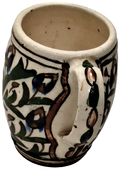 1950 KUTAHYA CİNİ KULPLU BARDAK ÜZERİ TAMAMI EL İŞCİLİKLİ OSMANLI DESENLERİYLE BEZELİ