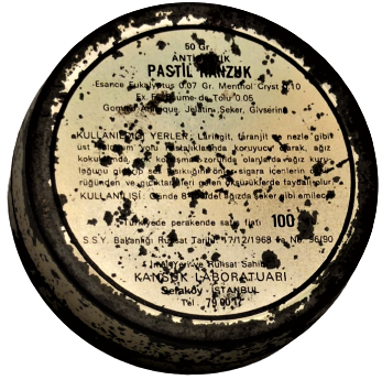 1968 KANZUK PASTİL MÜSEKKİN ANTİSEPTİK PASTİL İCERSİ BOŞ KAPAKLI TENEKE  KUTU KANSUK LABORATUARI SAFRAKÖY İSTANBUL