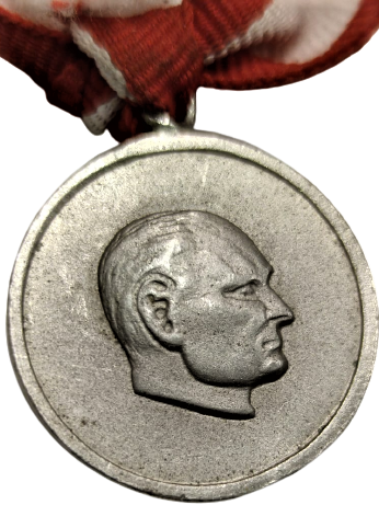 1907 FENERBAHCE KÜLÜBÜNÜN  KURULUŞ YILI ANISINA BASILMIŞ ÜZERİ  KABARTMA ATATÜRK BULUNAN KURDELALI ORJİNAL MADALYA