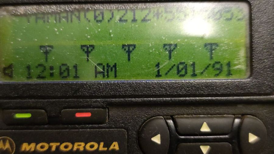 MOTOROLA  ADVİSOR CAGRI CİHAZI İKİ ADET  İNCE KALEM PİL İLE CALIŞIR