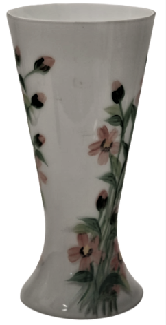 1960 FRANSIZ SÜT BEYAZ OPALİN ÜZERİNE EL İŞİ EL BOYOMA  CİCEK SÜSLEME  VAZO