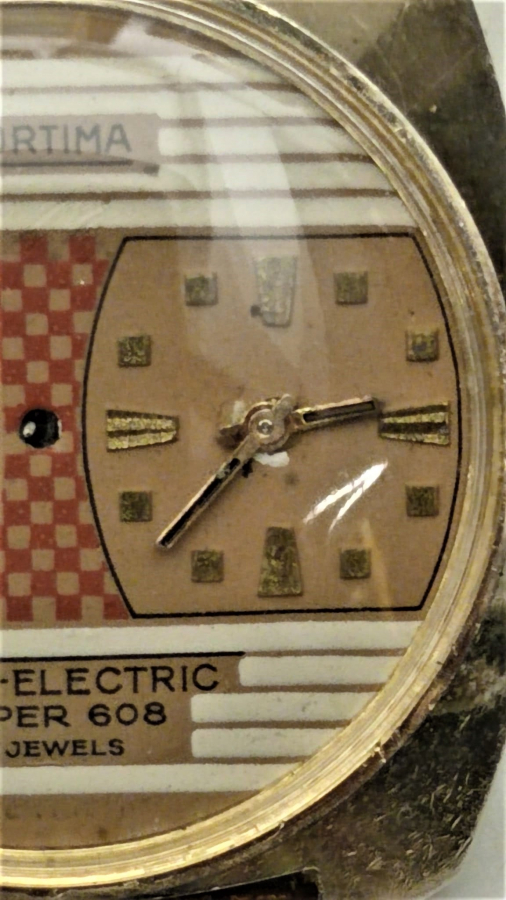 1970 MORTİMA LIGHT ELECTRIC SUPER 608 CLOAK KOL SAATİ KADRAN ORTADA LAMBA SOLDA DERECE SAGDA KURMALI MEKANİK KOLEKSİYON SAAT