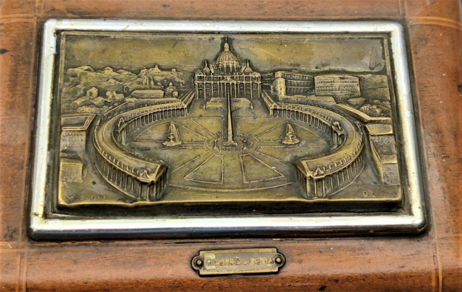 1950 AHŞAP ÜZERİ ROLYEFT KABARTMA CALIŞMASI  RICORDO DI ROMA  SANATCI İMZALI  MÜCEVHER KUTUSU
