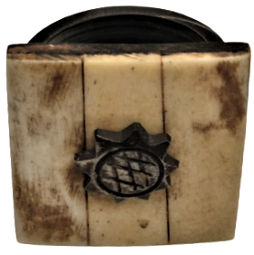 1970 ÖZEL TASARIM KEMİK VE GÜL AGACINDAN EL İŞCİLİK  6 ADET BİLEZİKLİ PECETE SUNUM SERVİS TAKIMI